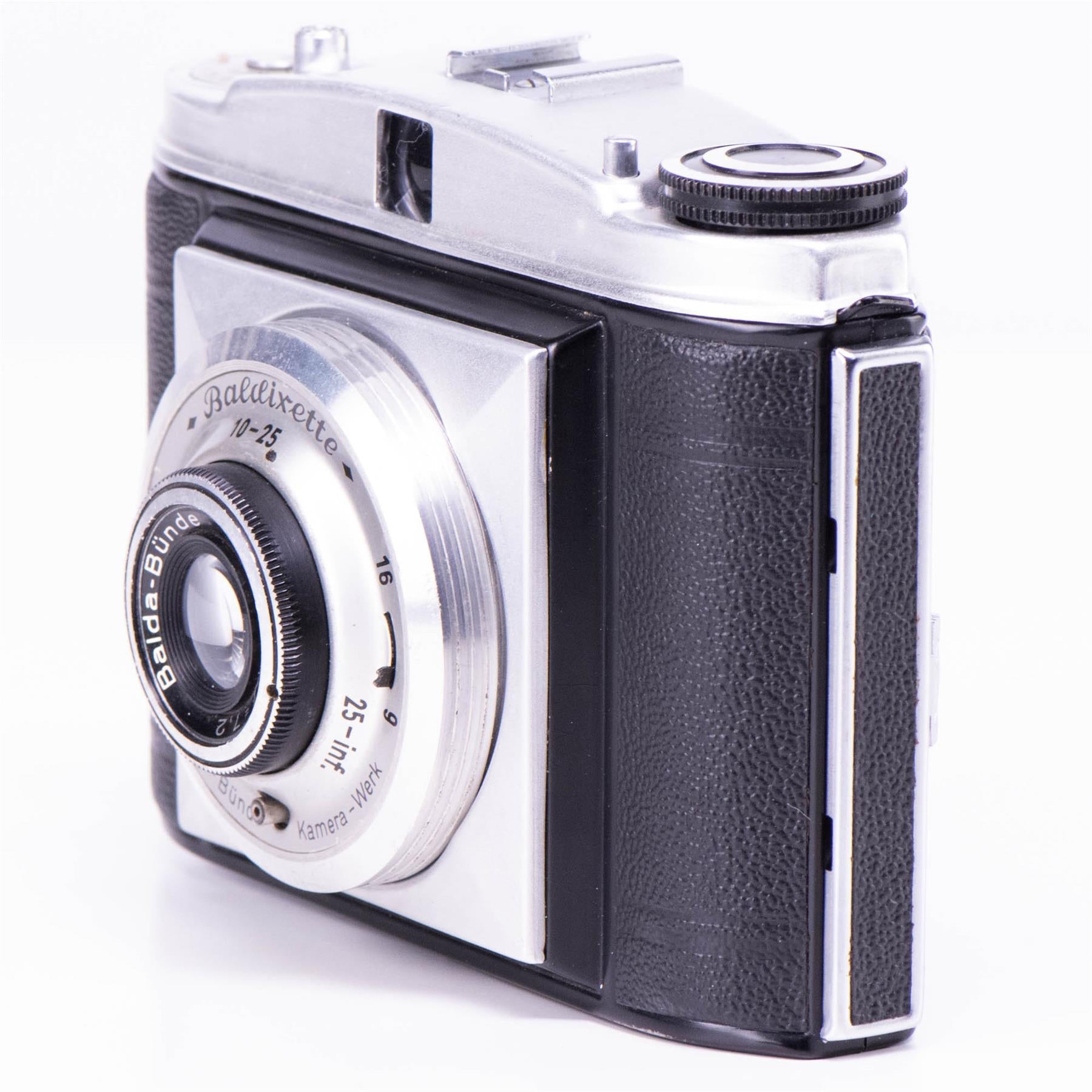 Balda Bünde Baldixette Camera | Baldar f7.2 | White and Black | Germany | 1956