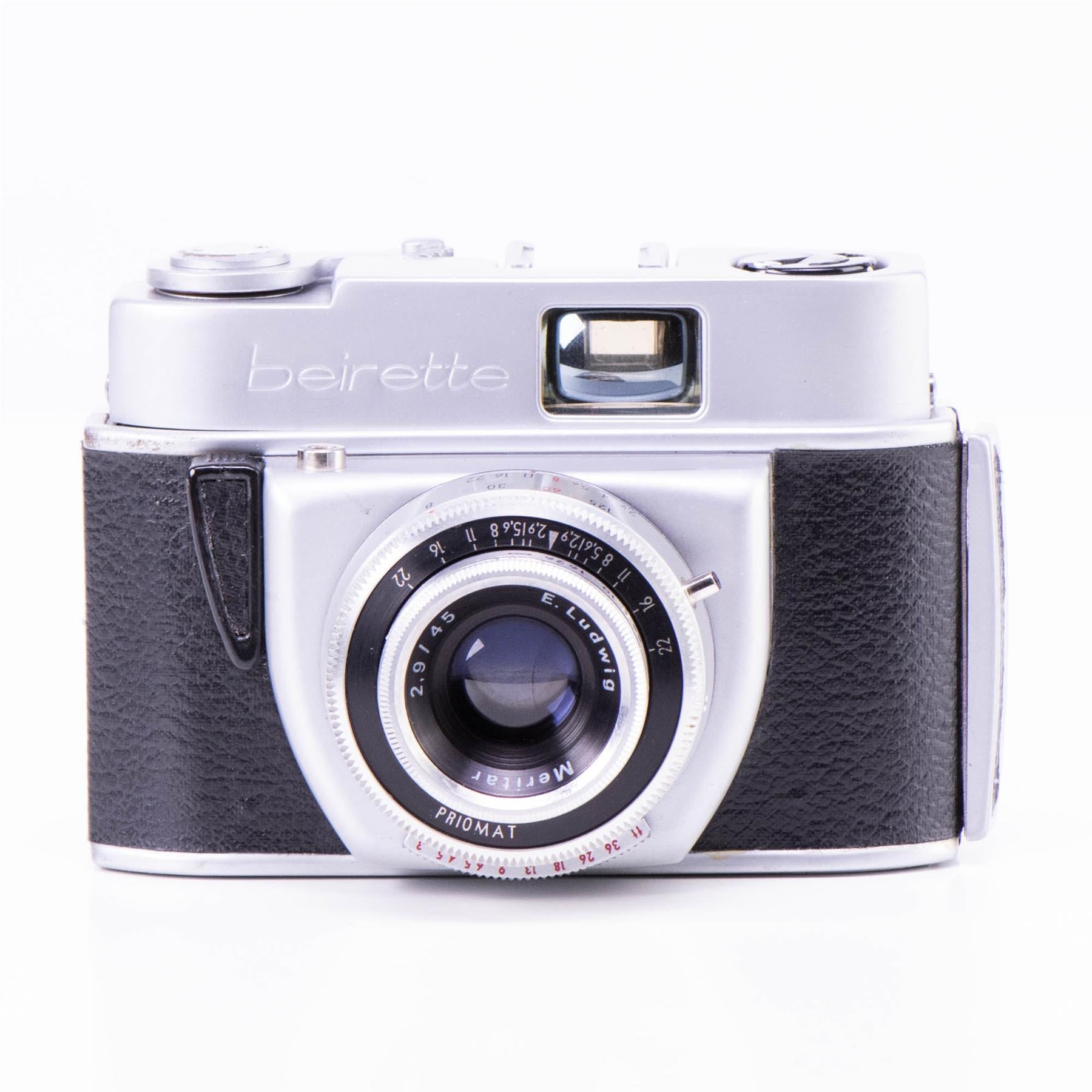 Beirette camera | 45mm f2.9 lens | White | Germany | 1959