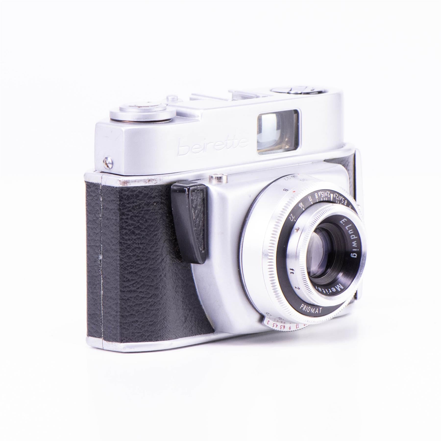 Beirette camera | 45mm f2.9 lens | White | Germany | 1959