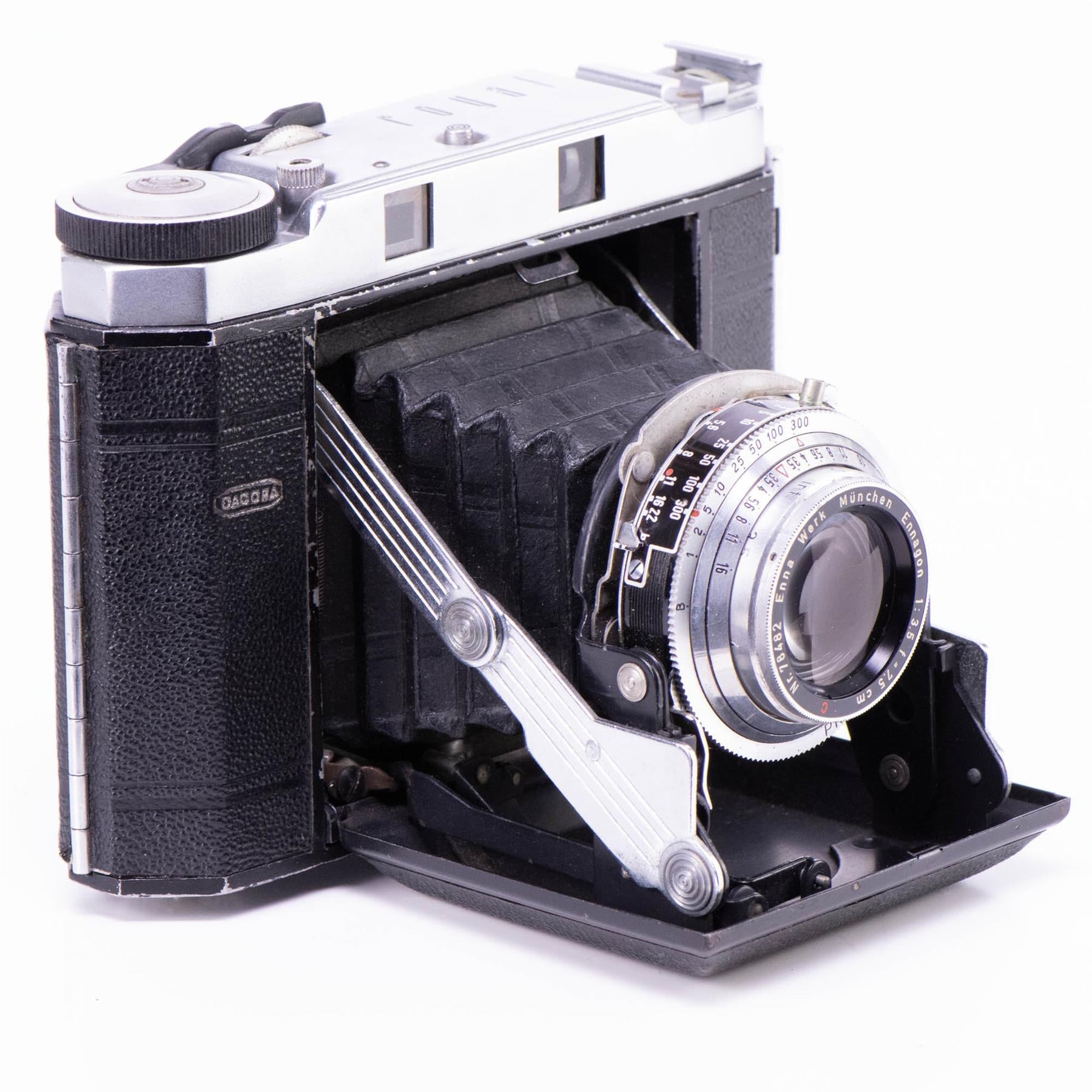 Dacora Royal Camera | 75mm f3.5 lens | Germany | 1955