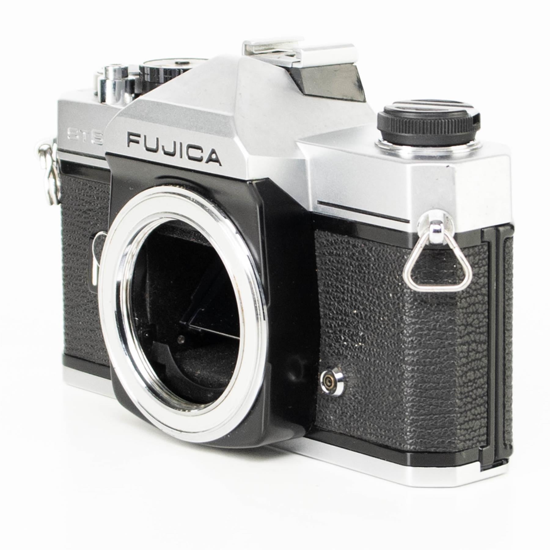 Fujica ST605N Camera | Fujinon 55mm f2.2 lens | White | Japan | M42 mount |  1976