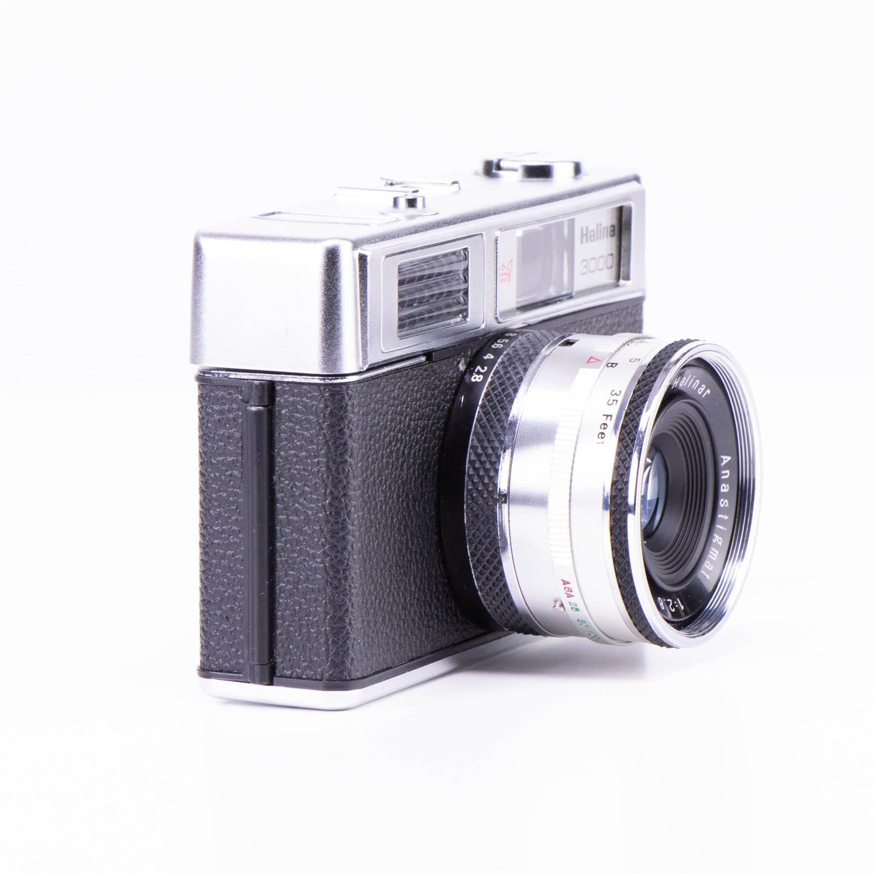 Halina 3000 Camera | 45mm f2.8 lens | White | Hong Kong | 1974