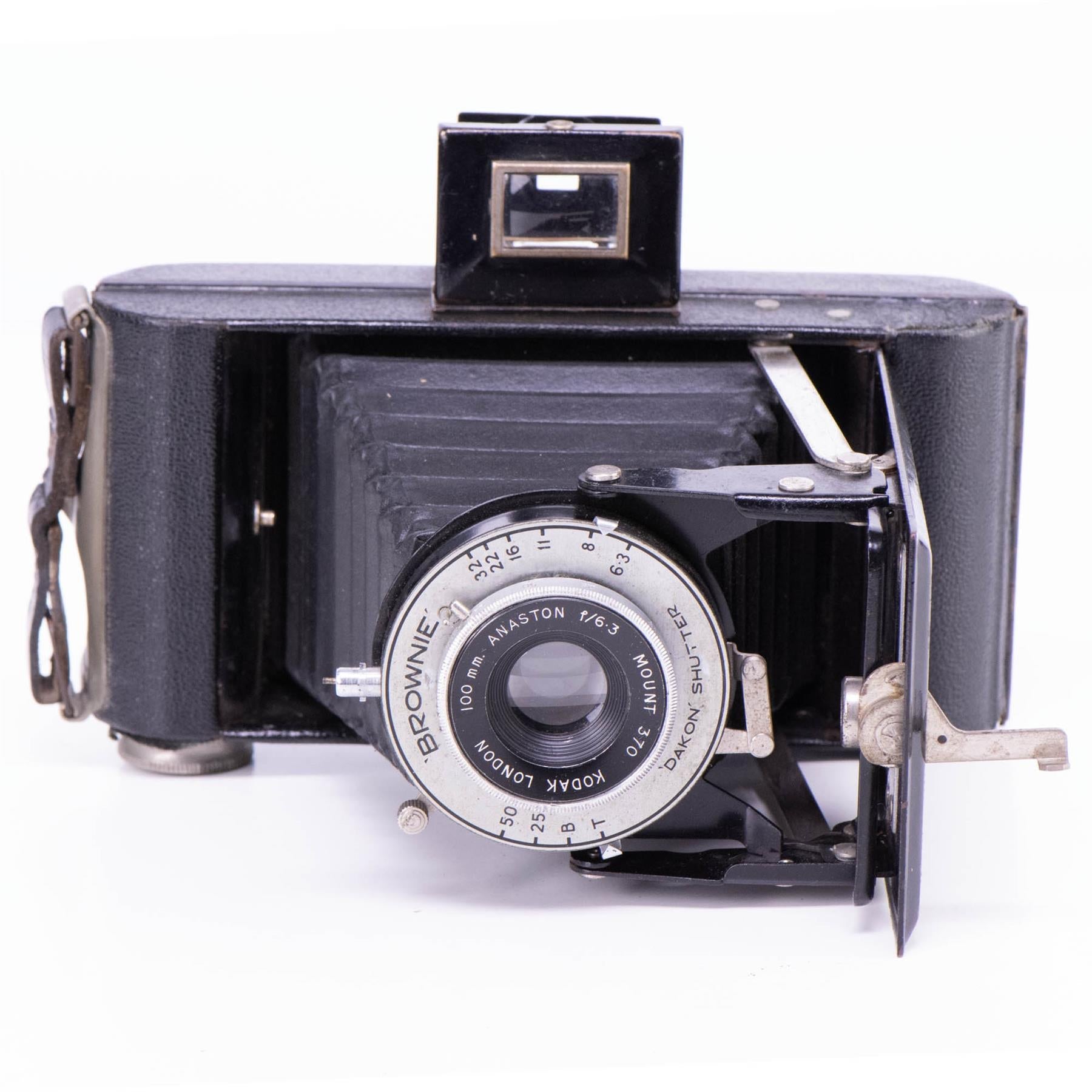 Kodak Six-20 Folding Brownie Camera | Anaston 100mm f6.3 lens | 1948 - 1954