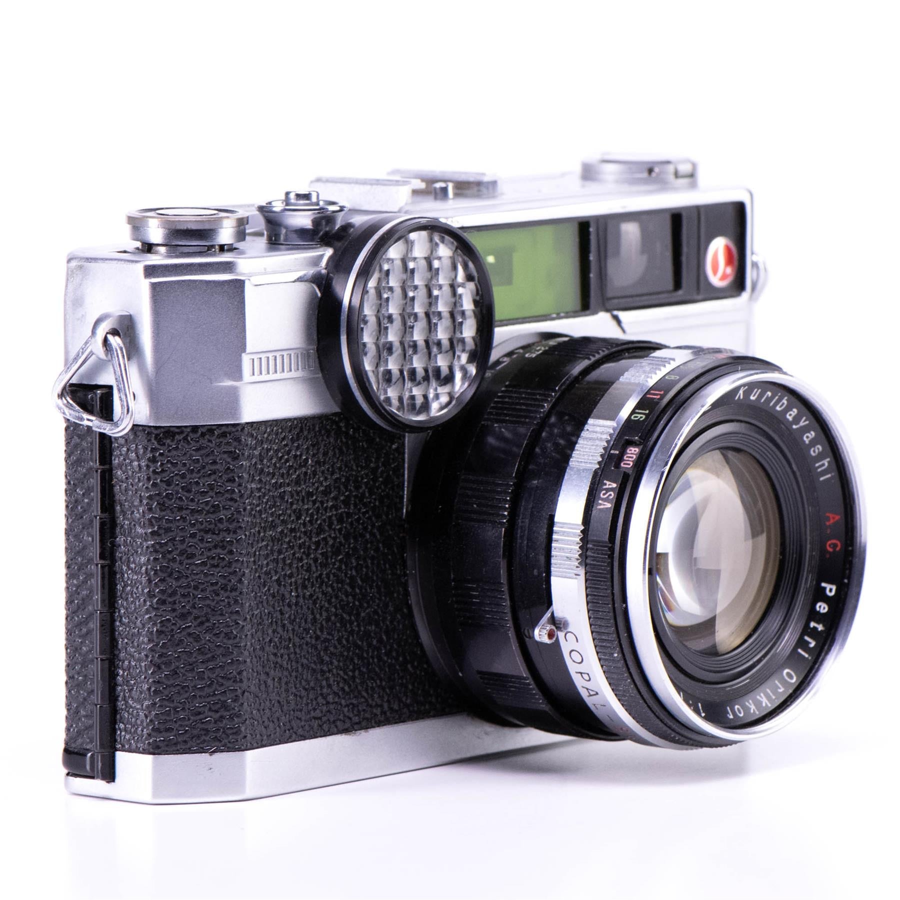 Petri E.Bn Camera | Orikkor 45mm f1.9 lens | White | Japan | 1960