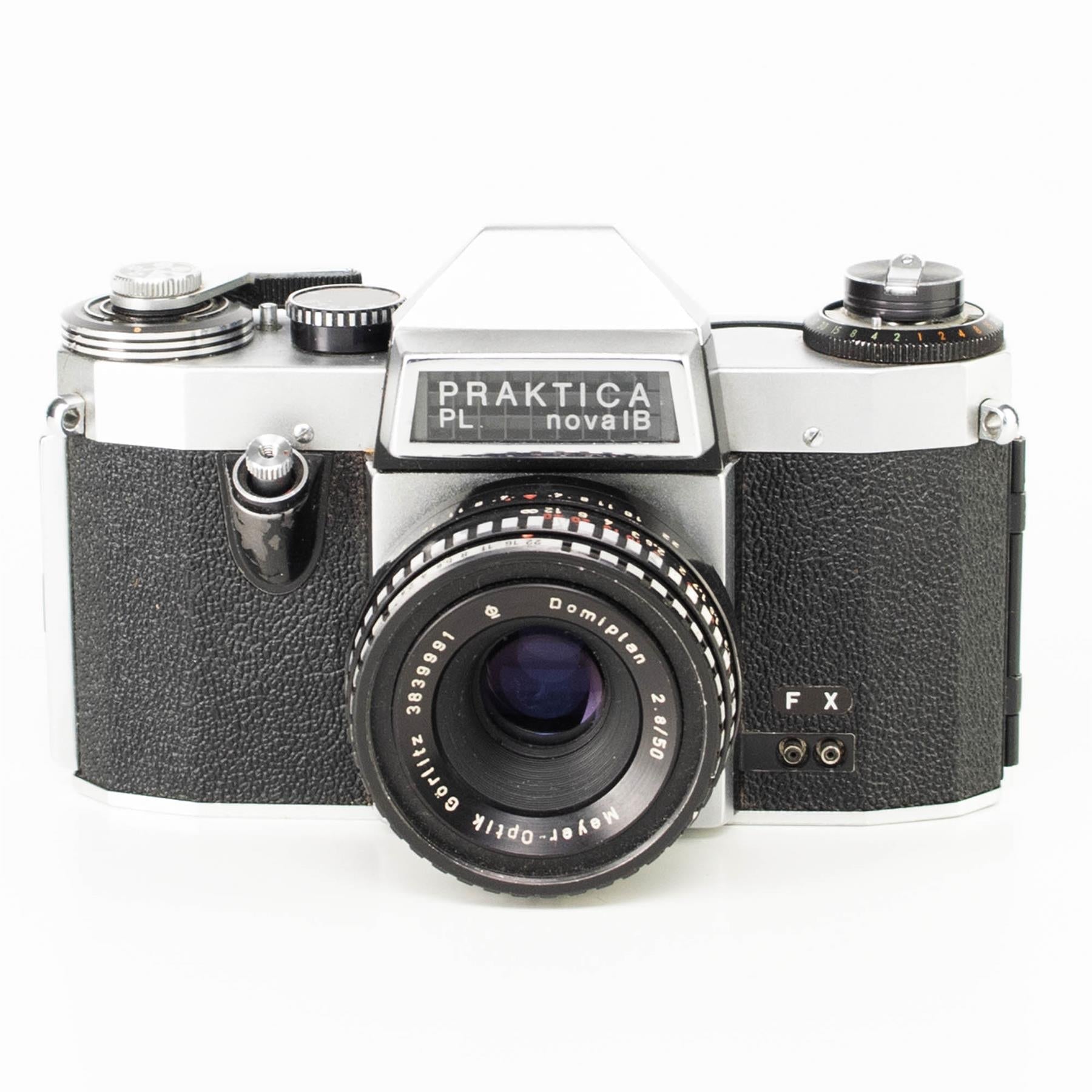 Praktica PL nova 1B Camera | 50mm 2.8 lens | M42 | White | G.D.R | 1967 - 1975