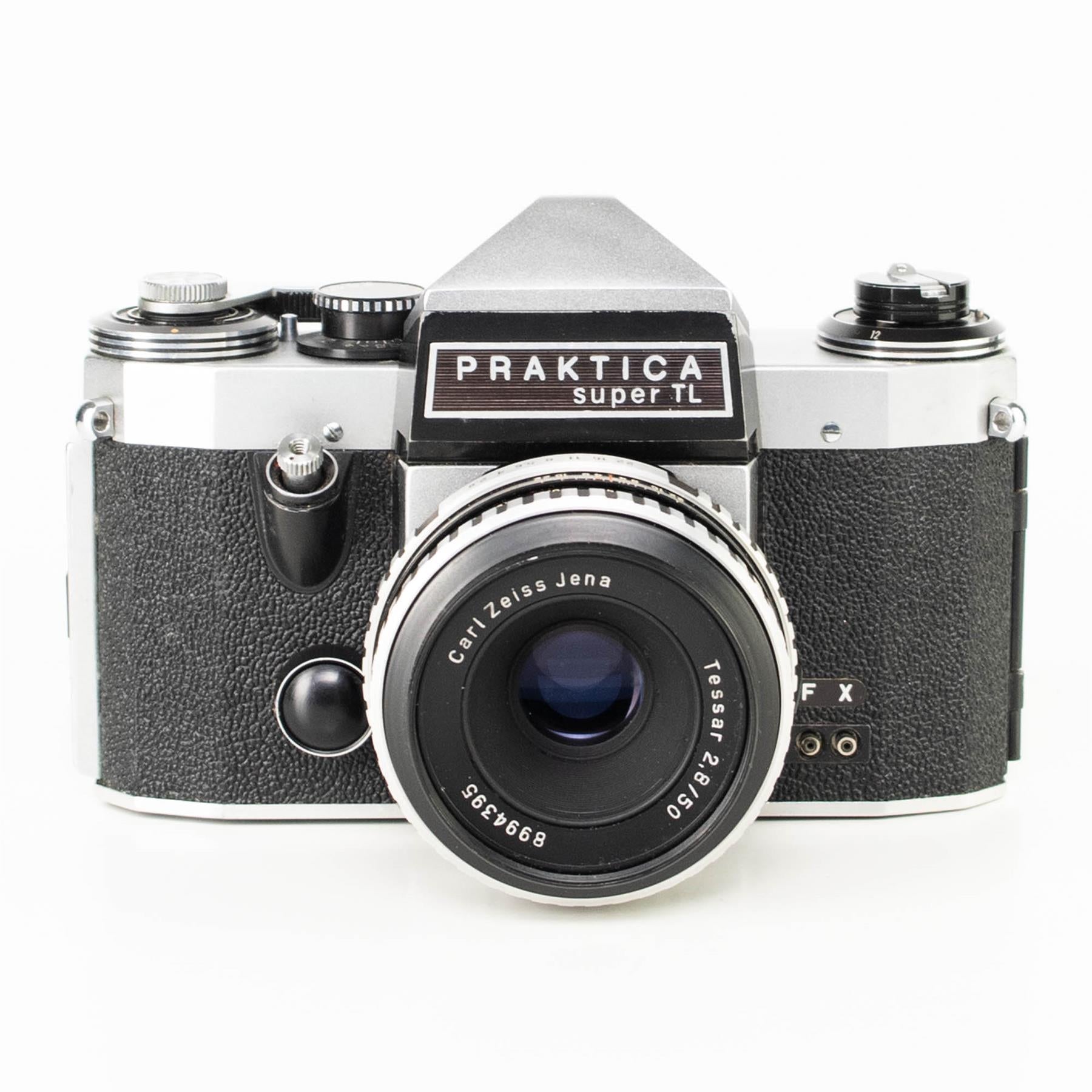 Praktica super TL Camera | 50mm f2.8 lens | M42 | White | G.D.R | 1968 - 1976