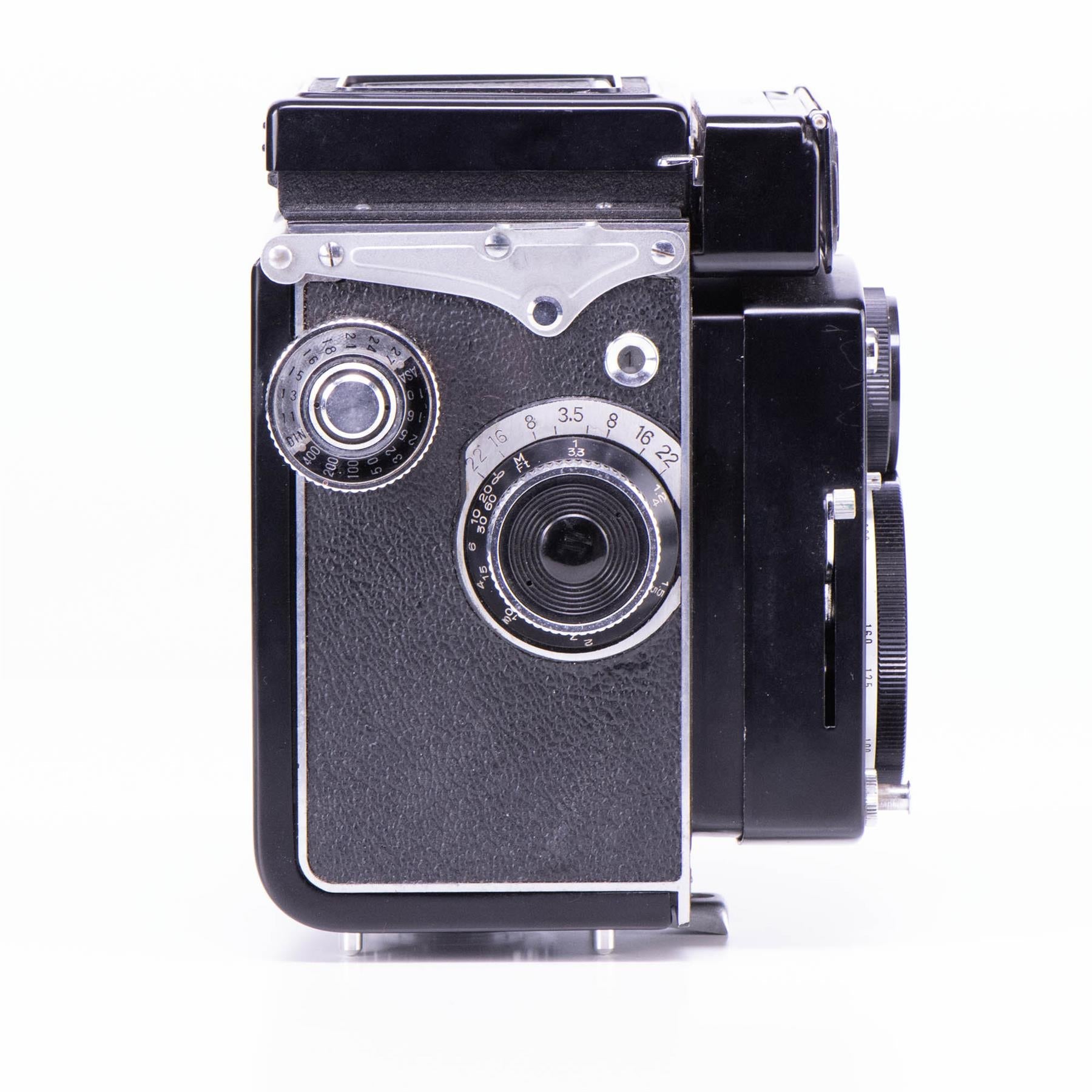 Yashica-E Camera | 80mm f3.5 lens | Black | Japan | 1964 - 1966