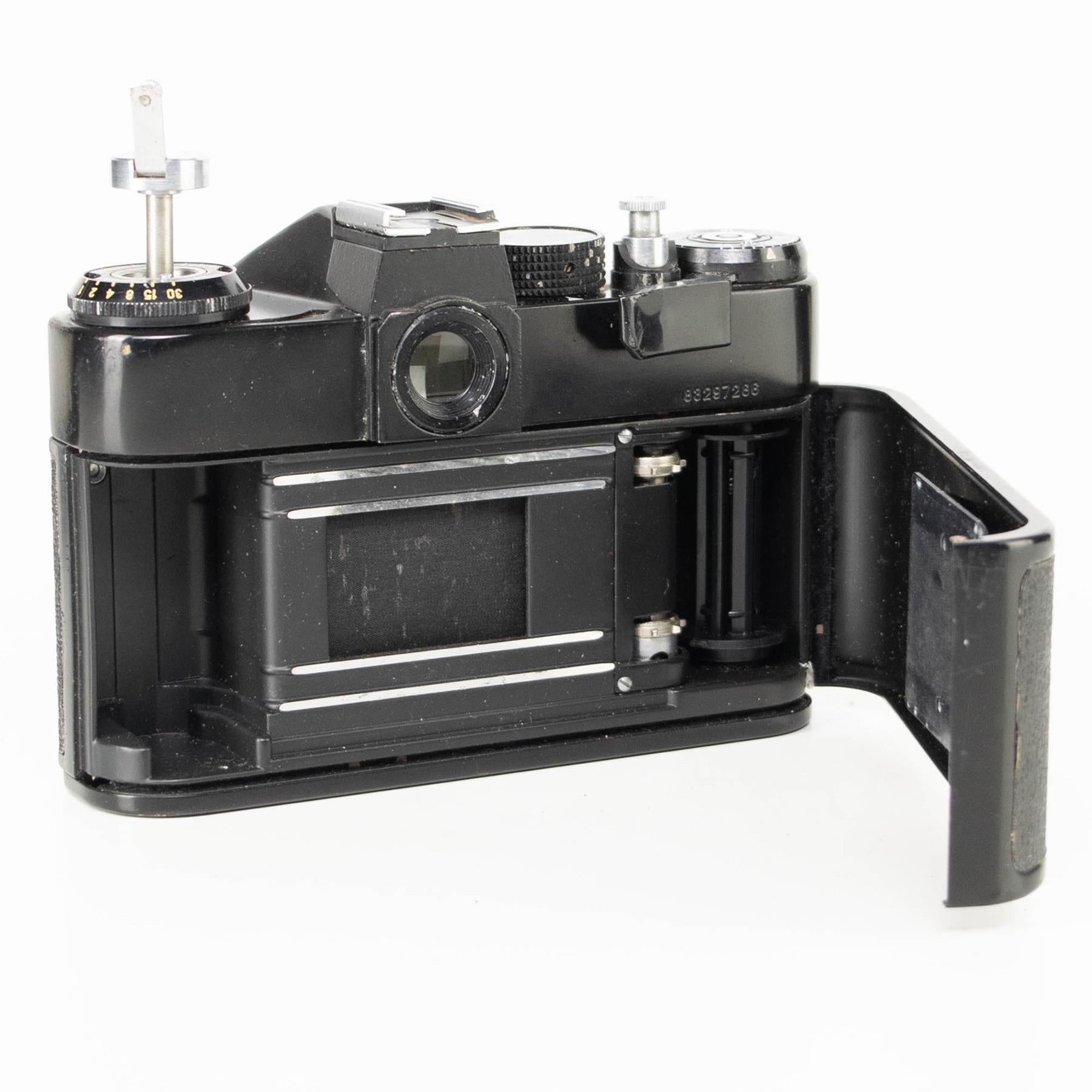 Zenit 11 Camera Body | Black | M42 | Soviet Union | 1981 - 1990