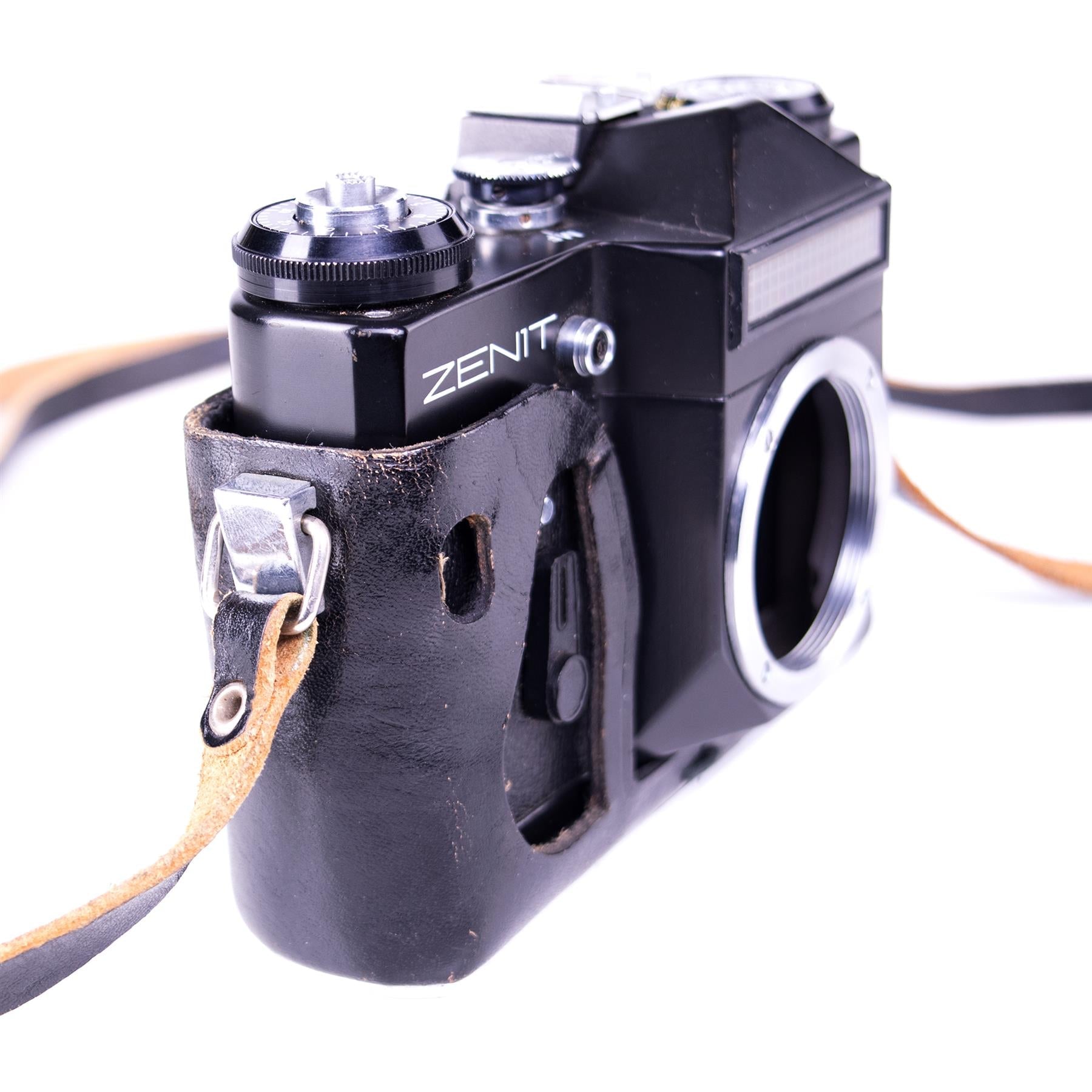 Zenit E Camera Body | Black | M42 | Soviet Union | 1965 - 1982