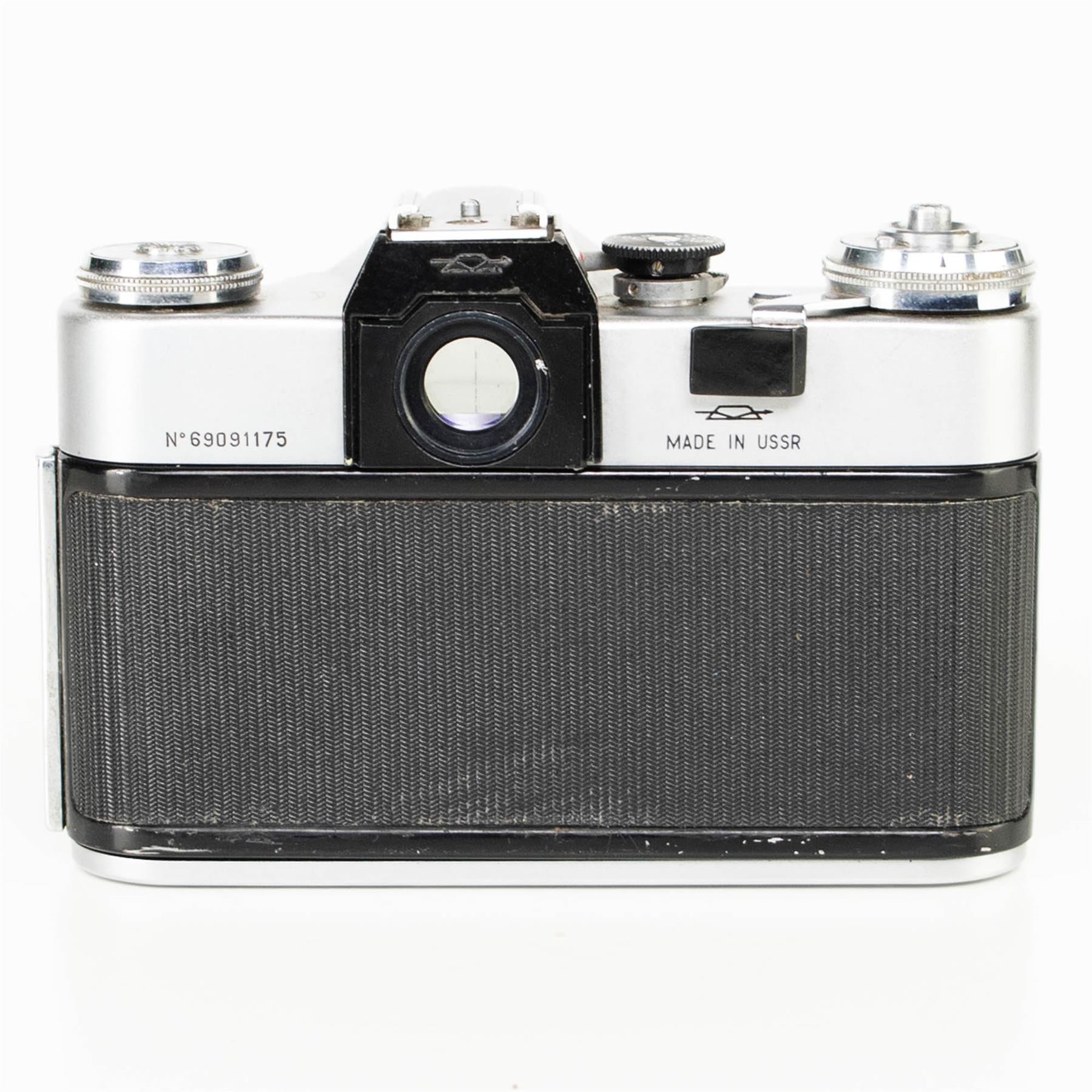 Zenit E Camera | Helios 58mm Lens | White | M42 | Soviet Union | 1965 - 1982