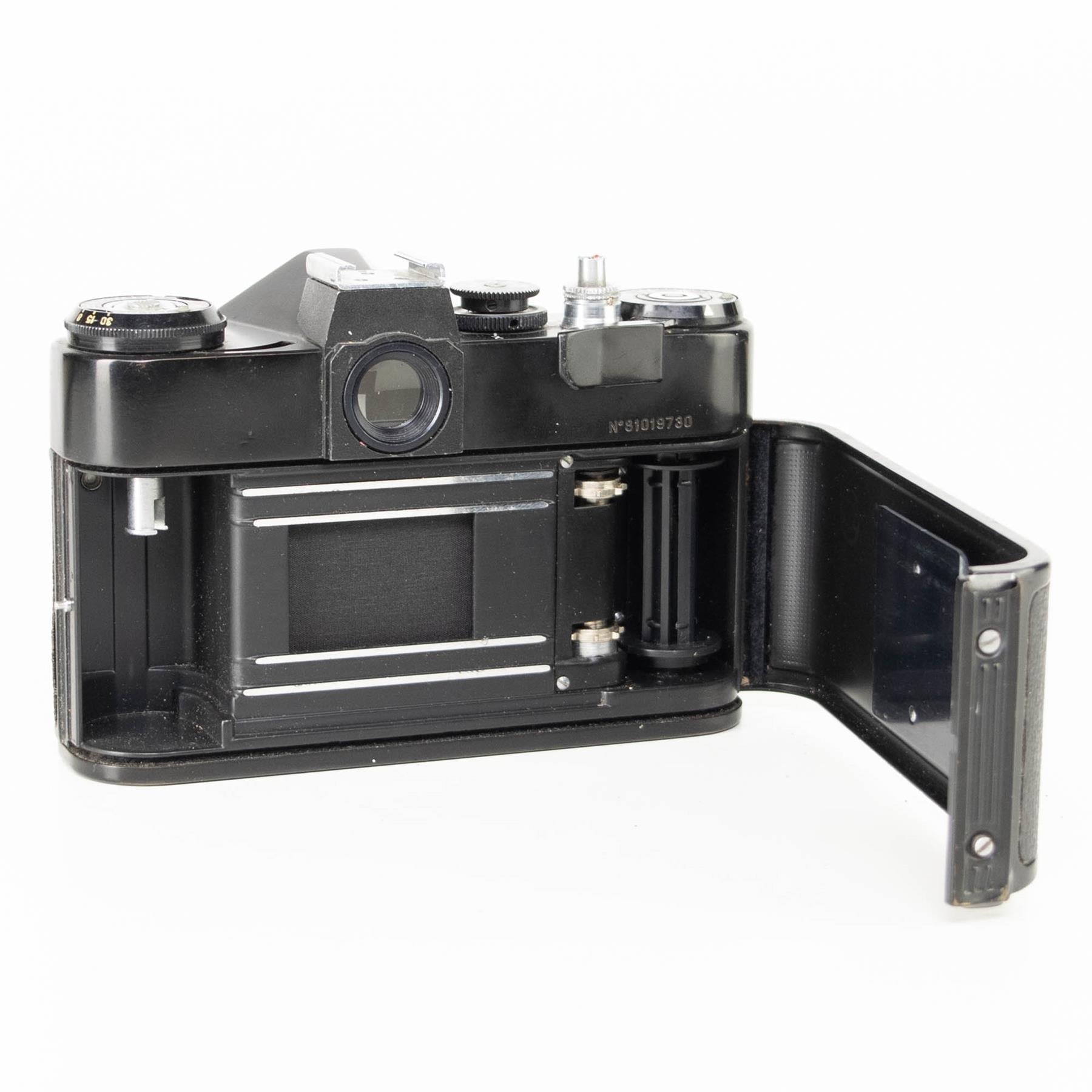 Zenit EM Camera body | Black | M42 | Soviet union | 1972 - 1984